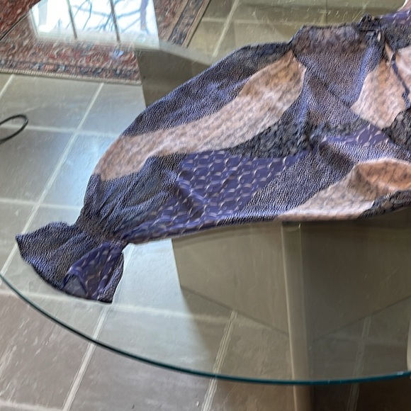 BB Dakota,M,relaxed fit,pull on,tie at neck back,elastic at wrist & waist. EUC - Picture 4 of 9